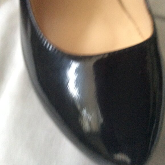 Christian Louboutin Black Patent Daffodile Leather Pumps Size 40 - Picture 10 of 11